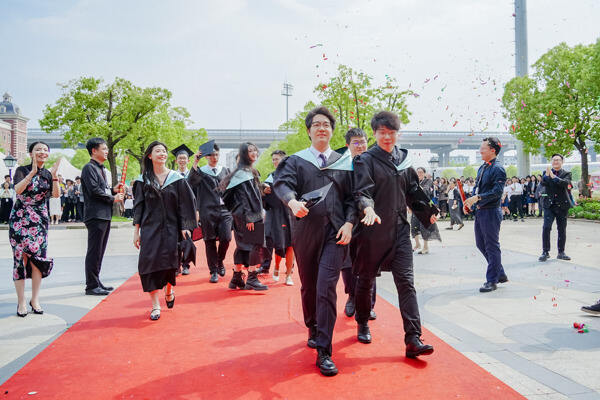 WCCH Sixth Form Graduation Ceremony,Hiba Academy Hangzhou