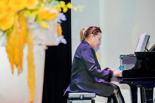 WCCH Sixth Form Graduation Ceremony,Hiba Academy Hangzhou