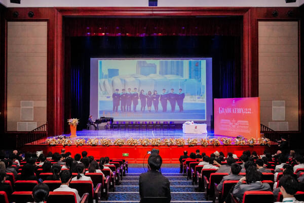 WCCH Sixth Form Graduation Ceremony,Hiba Academy Hangzhou