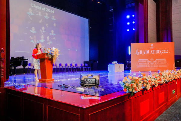 WCCH Sixth Form Graduation Ceremony,Hiba Academy Hangzhou