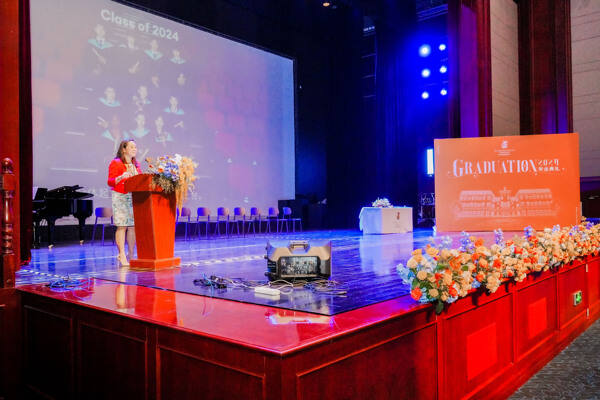 WCCH Sixth Form Graduation Ceremony,Hiba Academy Hangzhou