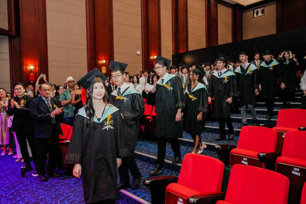 WCCH Sixth Form Graduation Ceremony,Hiba Academy Hangzhou
