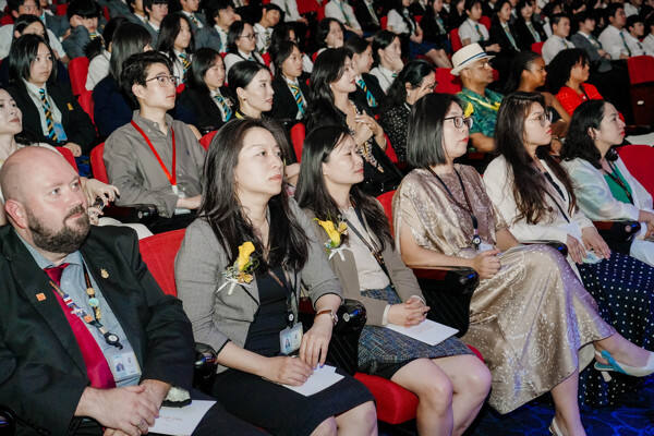 WCCH Sixth Form Graduation Ceremony,Hiba Academy Hangzhou
