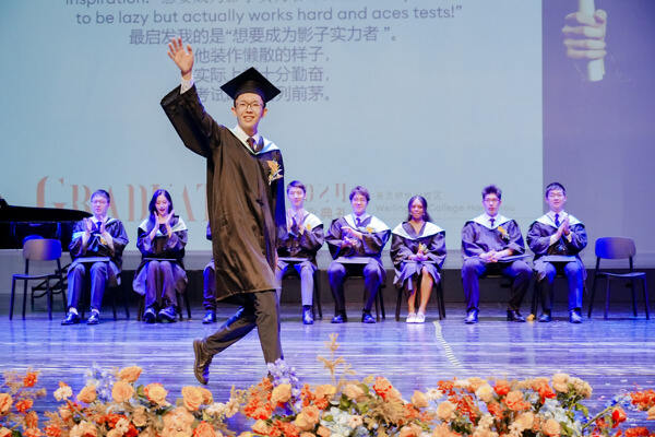 WCCH Sixth Form Graduation Ceremony,Hiba Academy Hangzhou