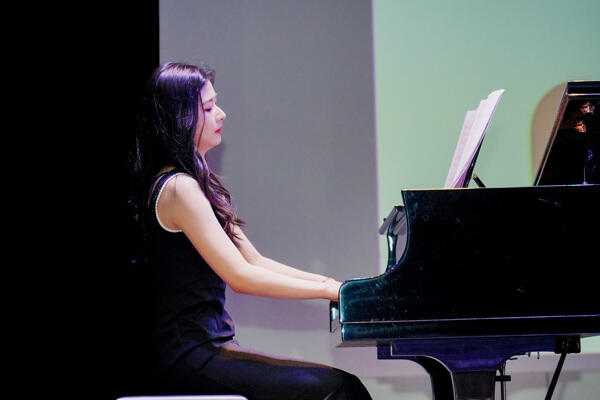 WCCH Sixth Form Graduation Ceremony,Hiba Academy Hangzhou
