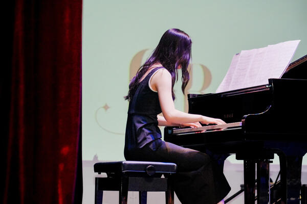 WCCH Sixth Form Graduation Ceremony,Hiba Academy Hangzhou