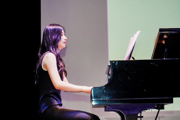 WCCH Sixth Form Graduation Ceremony,Hiba Academy Hangzhou