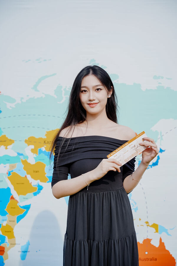 WCCH Sixth Form Graduation Ceremony,Hiba Academy Hangzhou