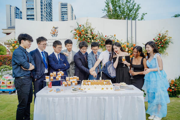 WCCH Sixth Form Graduation Ceremony,Hiba Academy Hangzhou