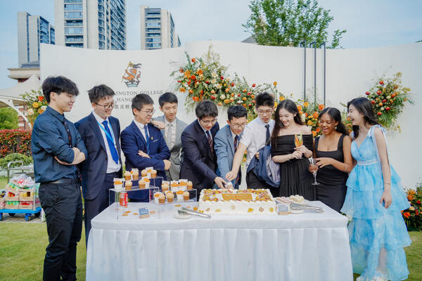 WCCH Sixth Form Graduation Ceremony,Hiba Academy Hangzhou