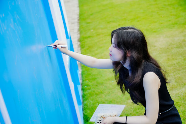 2025 Sixth Form Graduation Ceremony,Hiba Academy Hangzhou
