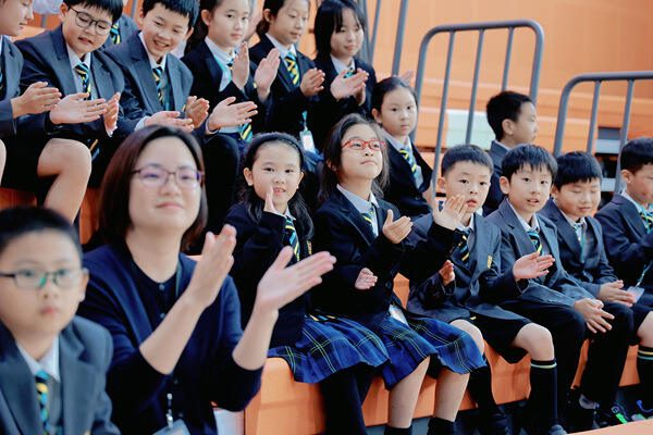 学生集会 - 国庆节庆祝,南通惠立学校
