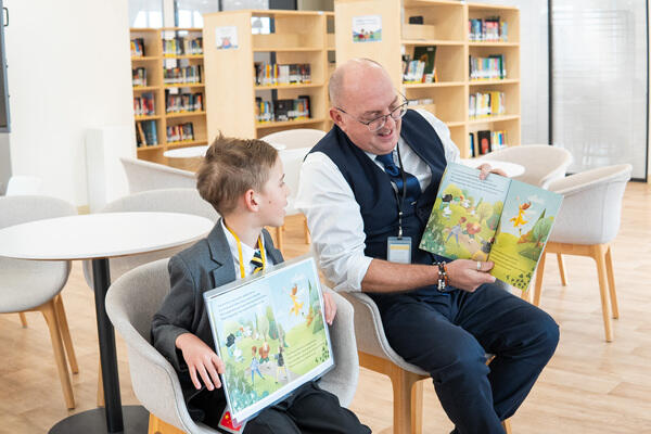 Mystery Reader,Hiba Academy Nantong