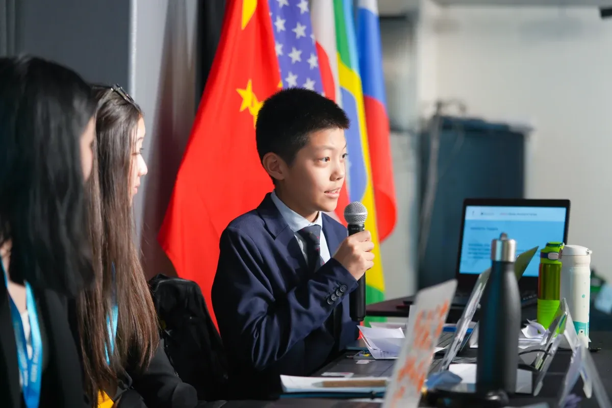 上海国际学校，上海IB国际学校核心教育理念:以惠世人，明开来。