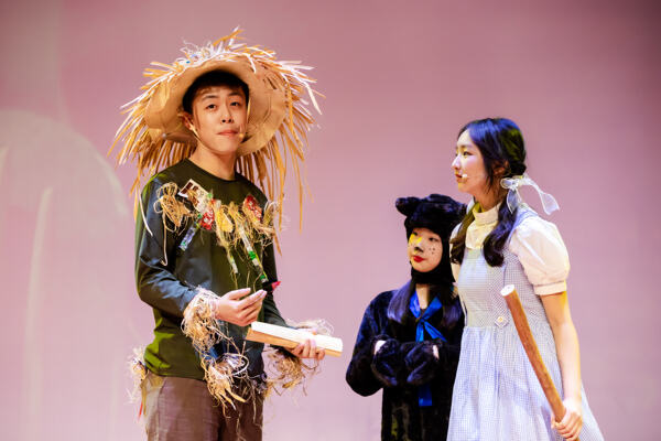 音乐剧《绿野仙踪》,天津惠灵顿外籍人员子女学校