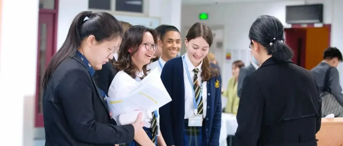 Wellington Hosts the First Senior School Careers Fair