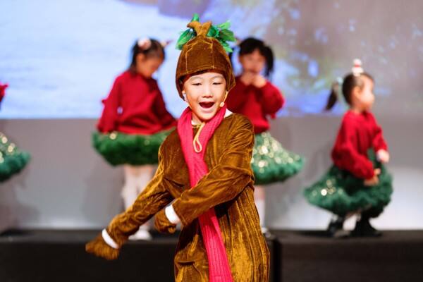 幼儿园圣诞秀,天津惠灵顿幼儿园