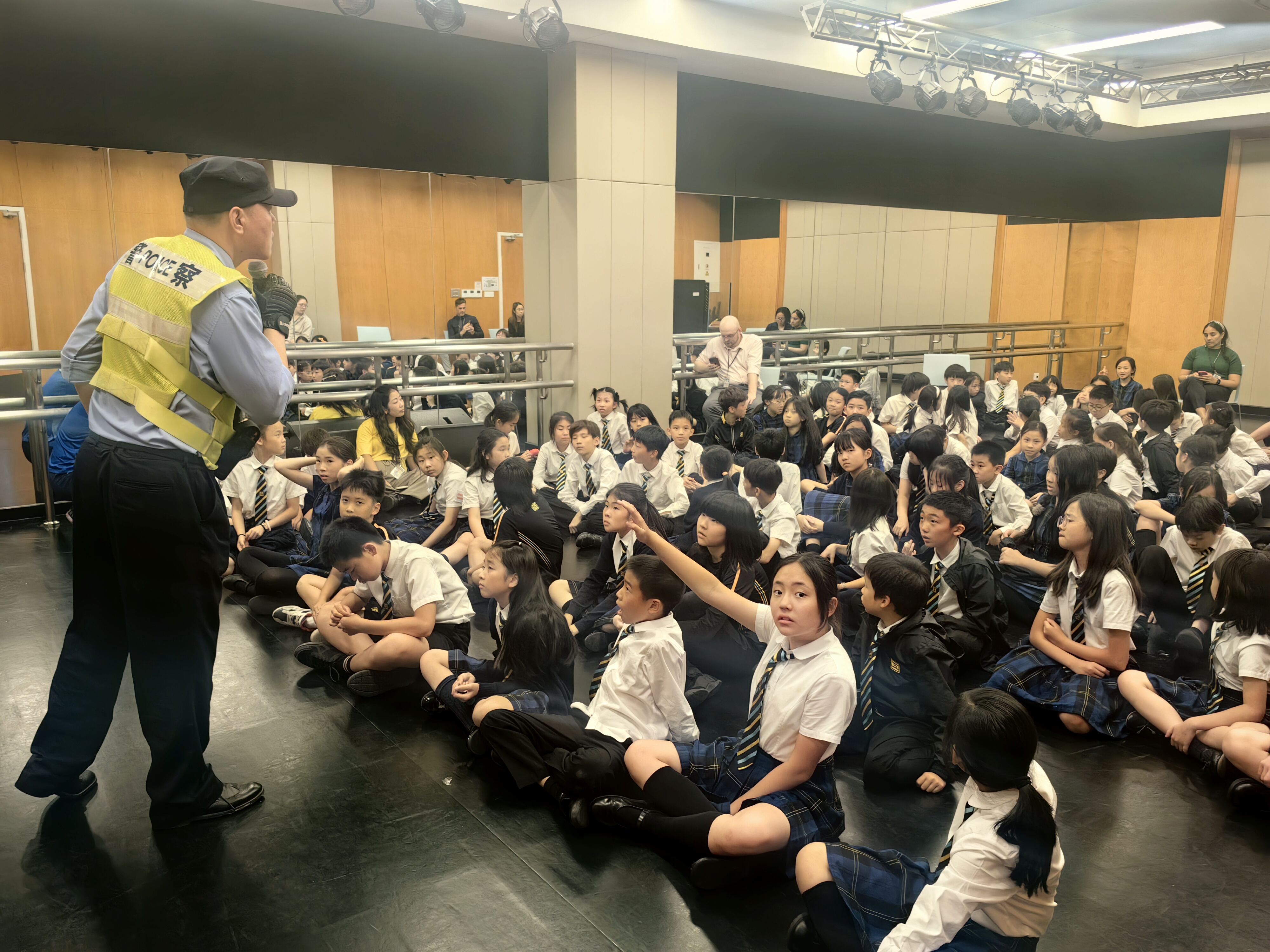 陈所长在讲座中讲解民法典知识