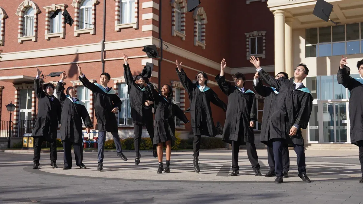 First Sixth Form Graduation Ceremony of Wellington College Hangzhou