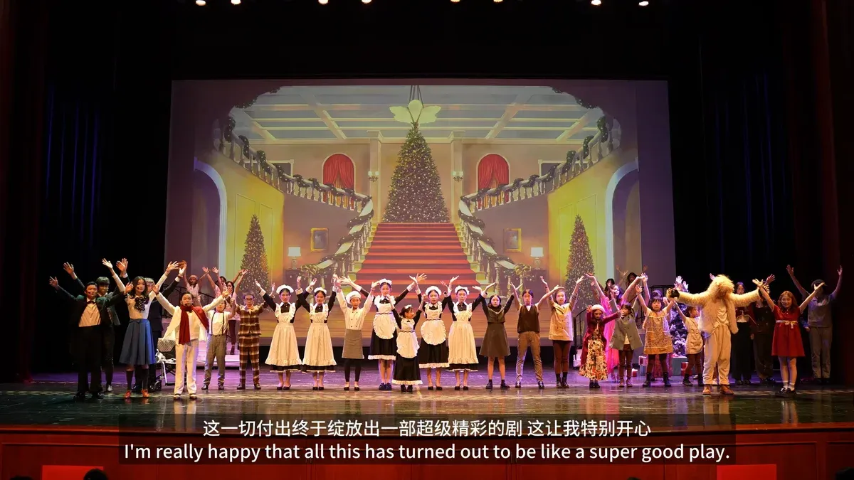 Cheers and Applause as 'Annie' Takes A Final Bow