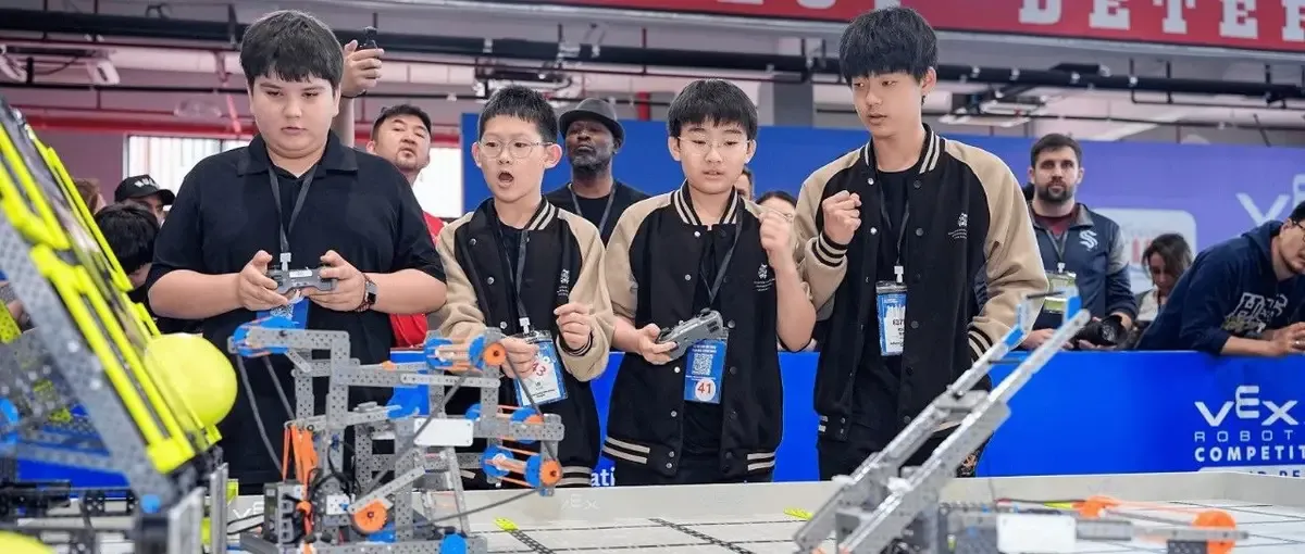Wellingtonians excel at the ACAMIS VEX Robotics Nationals