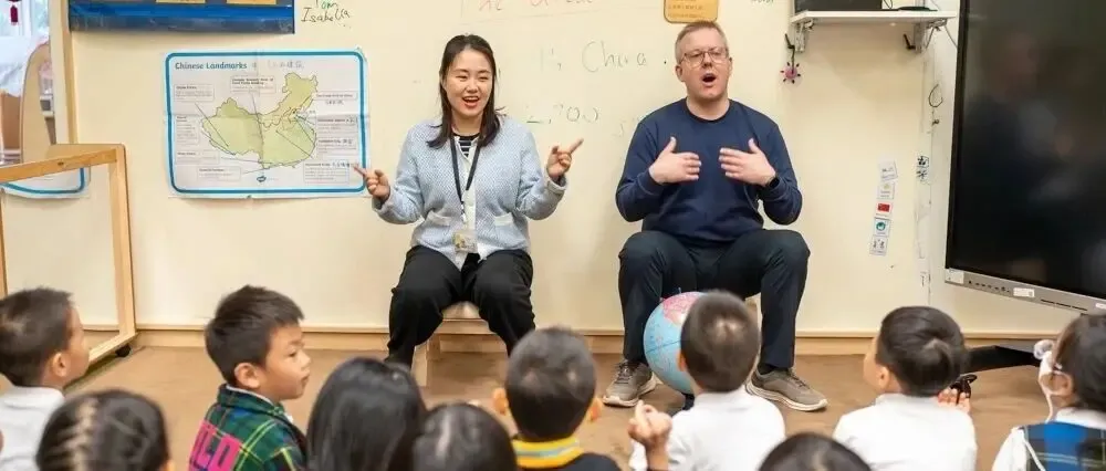 文化根脉与全球视野的双向滋养